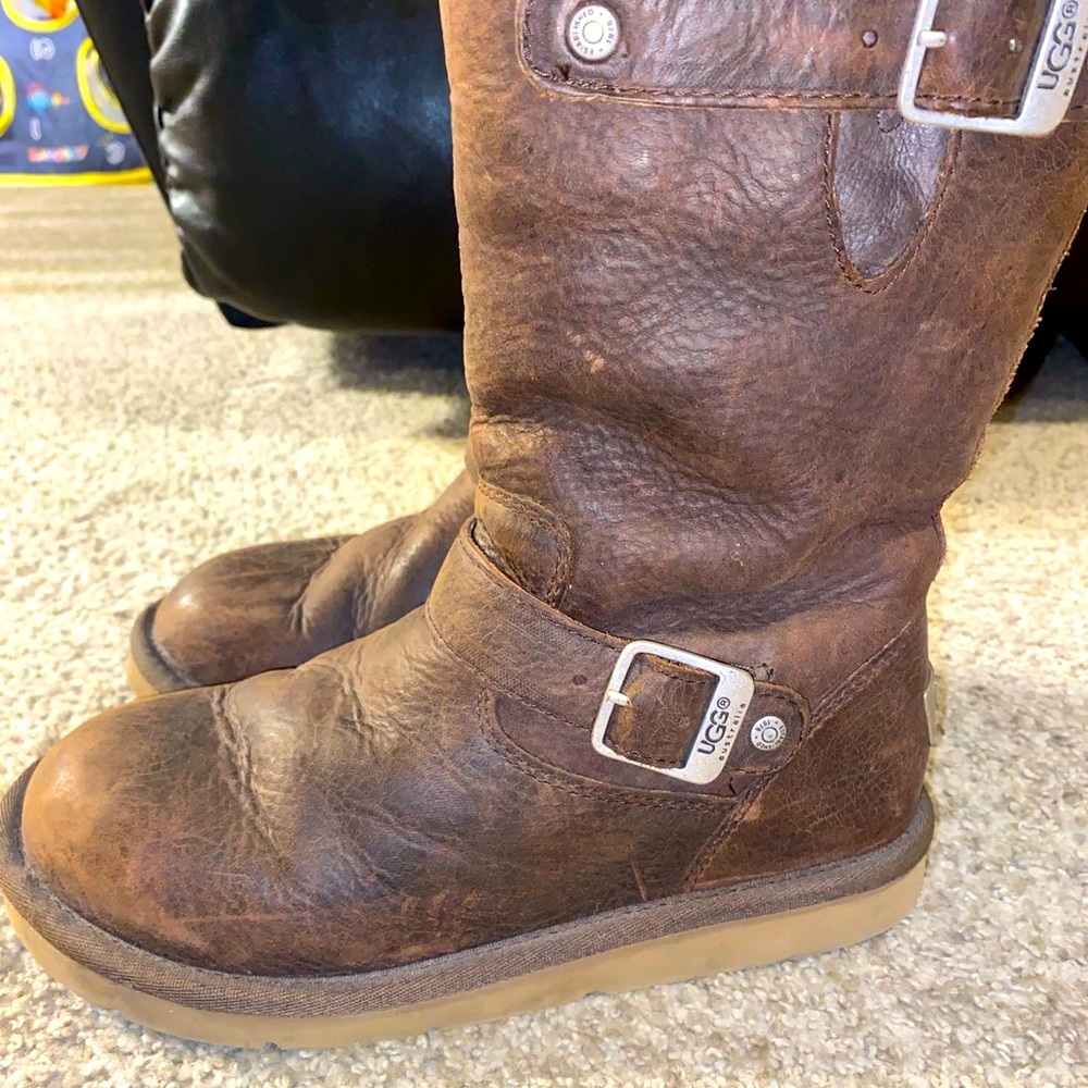 Ugg Toast brown Kensington Leather boot size 6